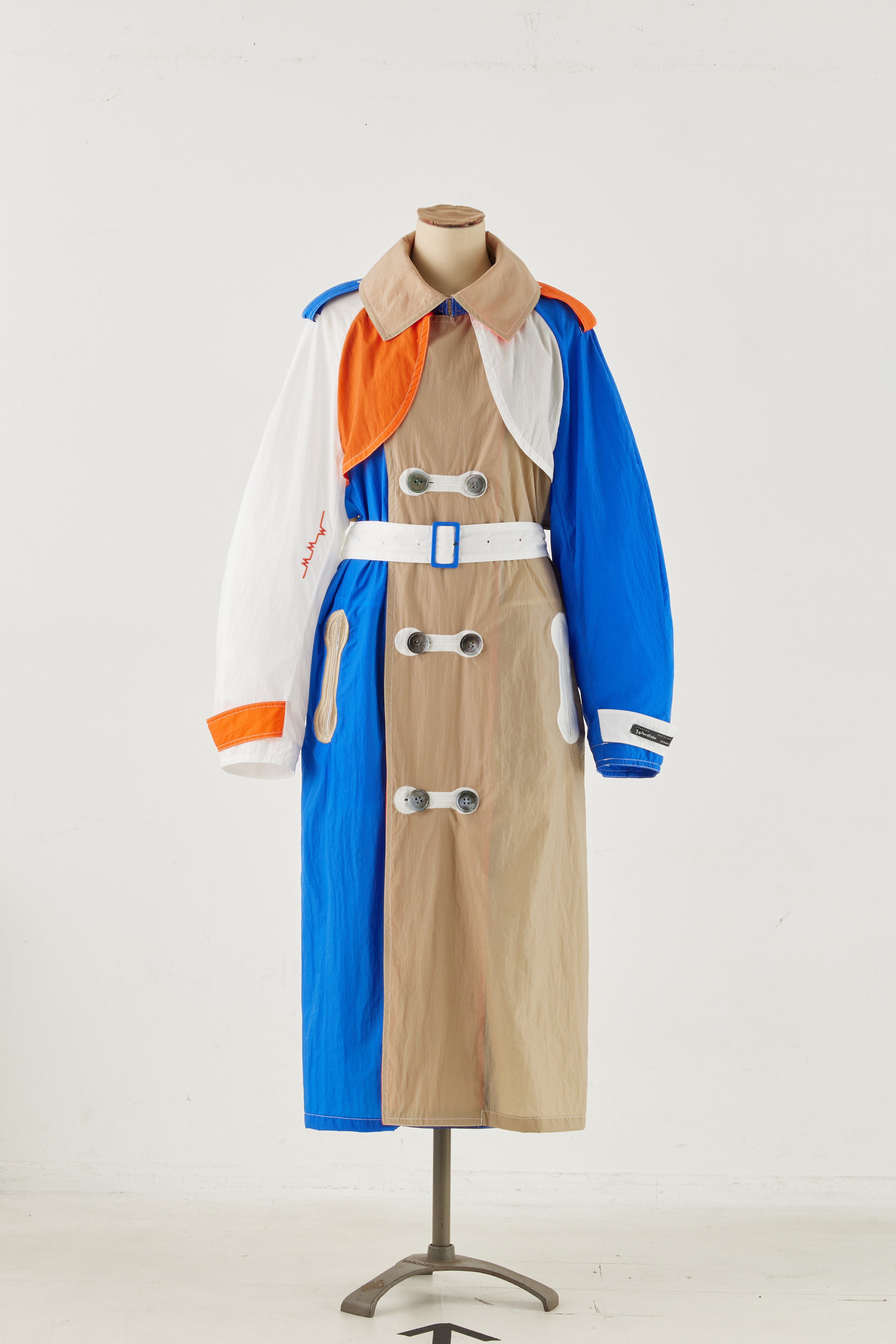 NYLON TRENCH COAT CRAZY ORANGE – MEGMIURA